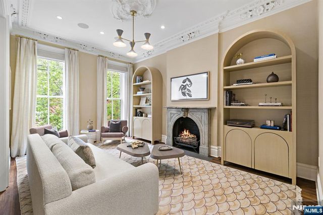 157 10th Street, Hoboken, NJ 07030