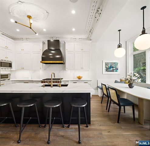 157 10th Street, Hoboken, NJ 07030