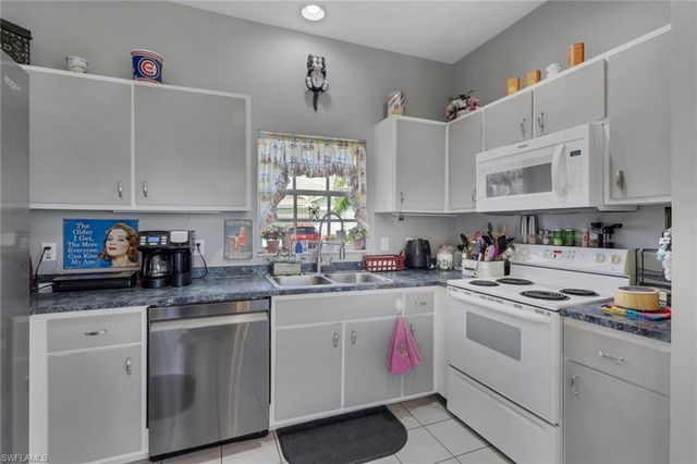 10717 Tropical Moon CT, Estero, FL 33928