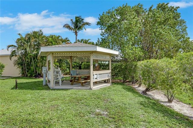 10717 Tropical Moon CT, Estero, FL 33928