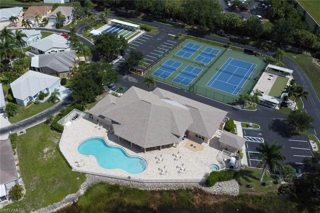 10717 Tropical Moon CT, Estero, FL 33928