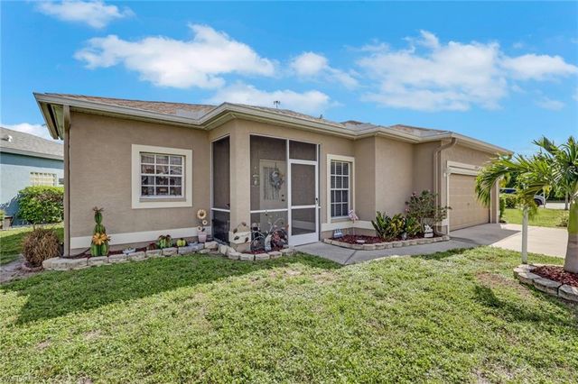 10717 Tropical Moon CT, Estero, FL 33928
