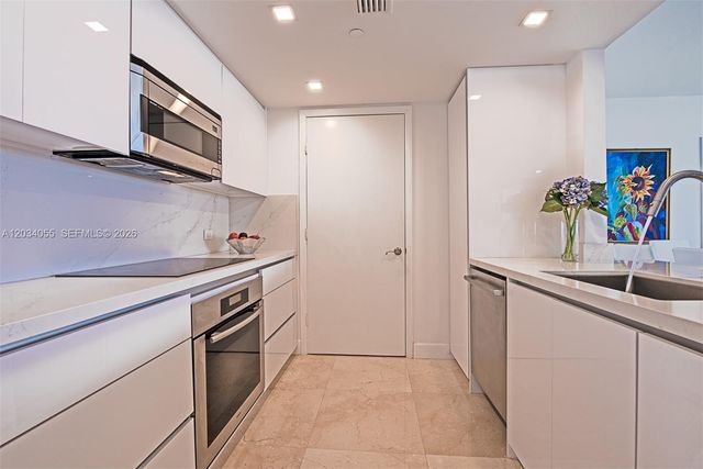17201 Collins Ave 1508, Sunny Isles Beach, FL 33160