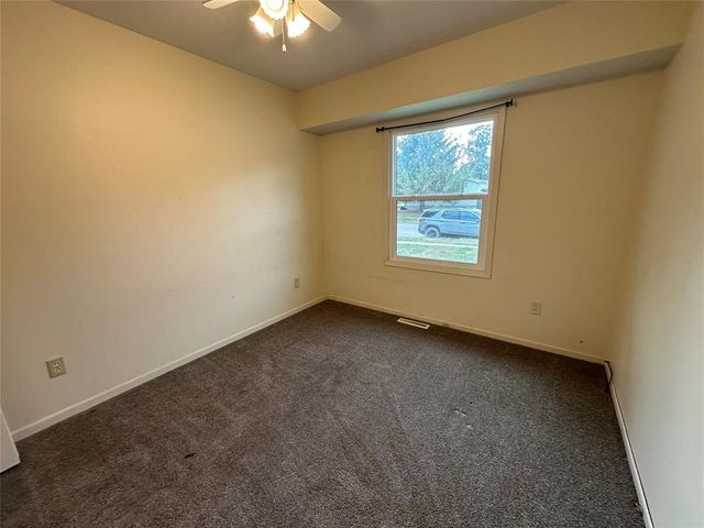 1413 W Washington Street, Winterset, IA 50273