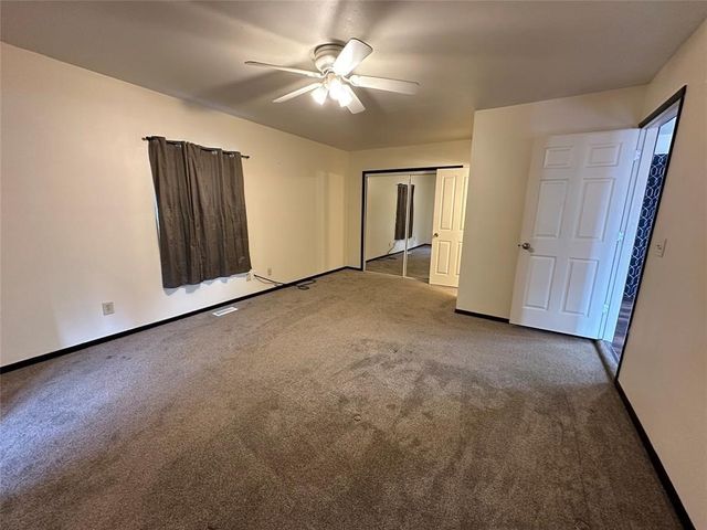 1413 W Washington Street, Winterset, IA 50273
