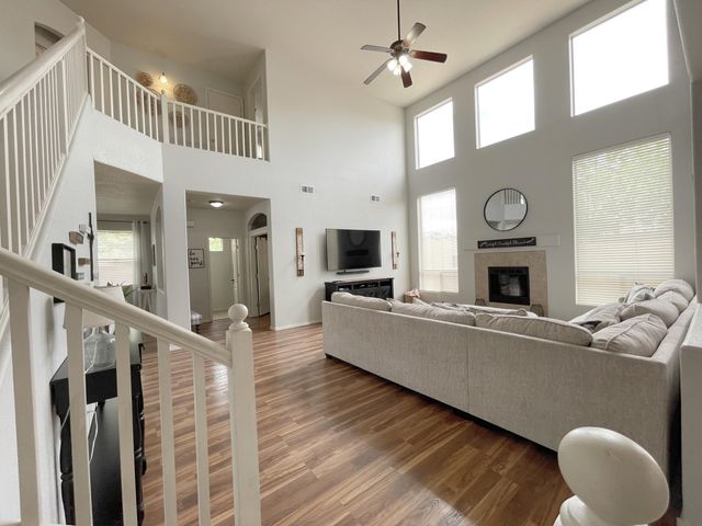 1613 Montiano Loop SE, Rio Rancho, NM 87124
