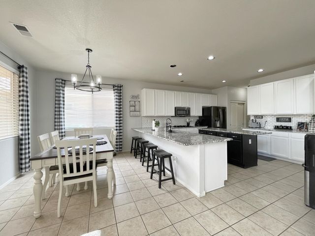 1613 Montiano Loop SE, Rio Rancho, NM 87124