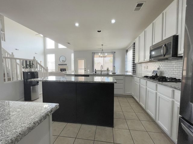 1613 Montiano Loop SE, Rio Rancho, NM 87124