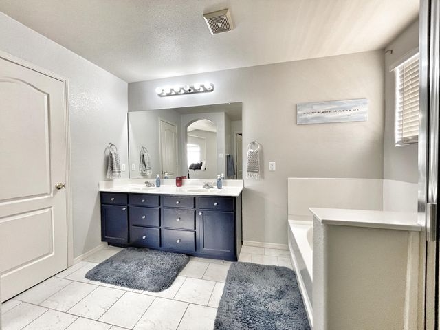 1613 Montiano Loop SE, Rio Rancho, NM 87124