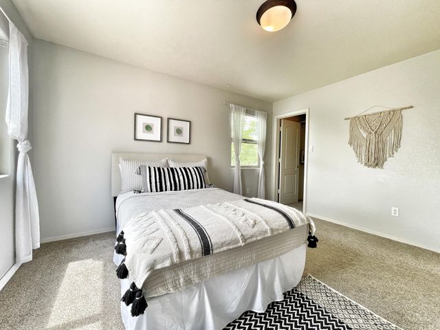 1613 Montiano Loop SE, Rio Rancho, NM 87124