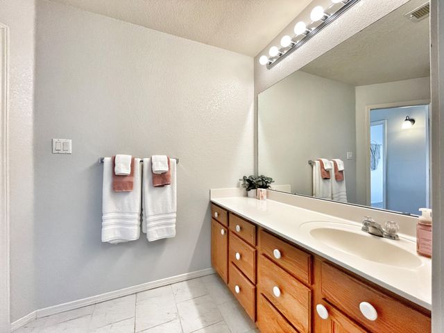 1613 Montiano Loop SE, Rio Rancho, NM 87124