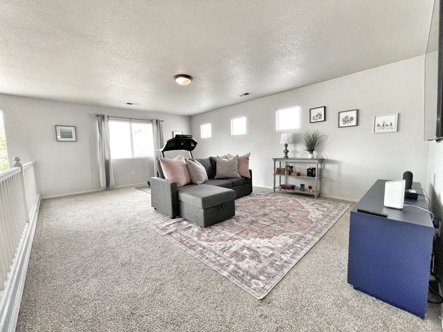 1613 Montiano Loop SE, Rio Rancho, NM 87124