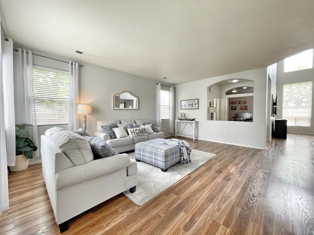 1613 Montiano Loop SE, Rio Rancho, NM 87124