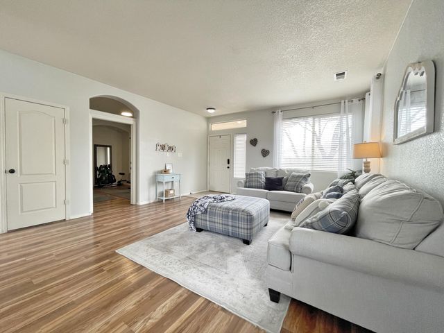 1613 Montiano Loop SE, Rio Rancho, NM 87124