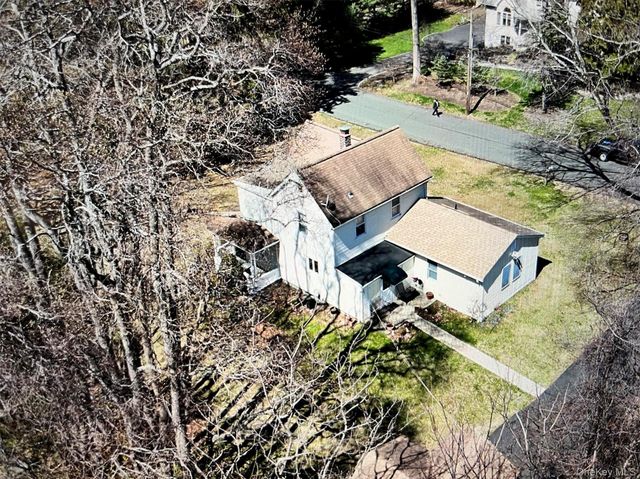 4 Sandhage Drive, Pearl River, NY 10965