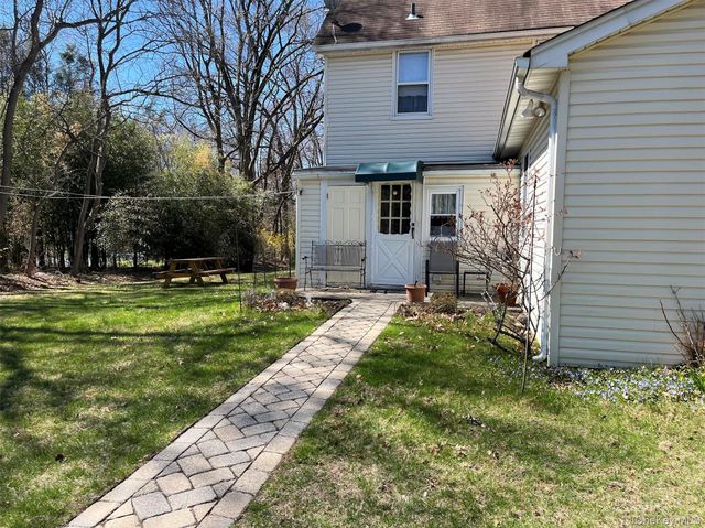 4 Sandhage Drive, Pearl River, NY 10965