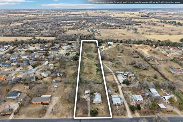 528 Old Mcdade RD, Elgin, TX 78621