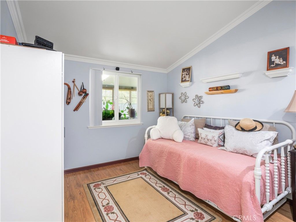 Image 12 of property listing at 26835 Avenue Of The Oaks B, Newhall, CA 91321