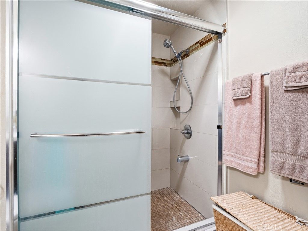 Image 19 of property listing at 26835 Avenue Of The Oaks B, Newhall, CA 91321