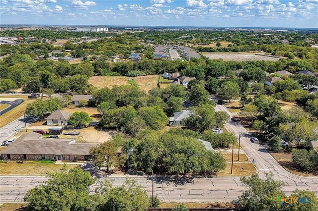 200 E Hoopes Avenue, Pflugerville, TX 78660