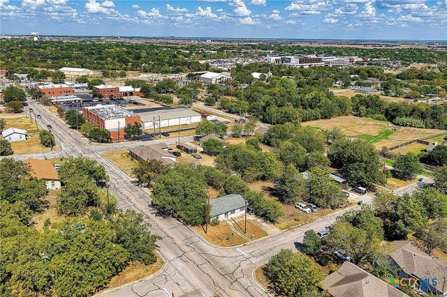 200 E Hoopes Avenue, Pflugerville, TX 78660