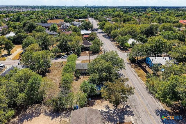 200 E Hoopes Avenue, Pflugerville, TX 78660