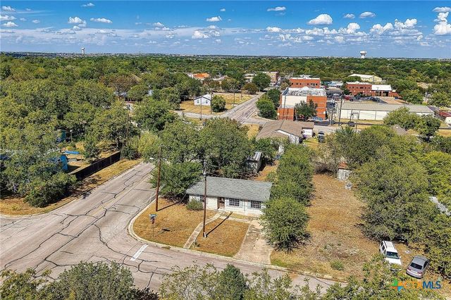 200 E Hoopes Avenue, Pflugerville, TX 78660