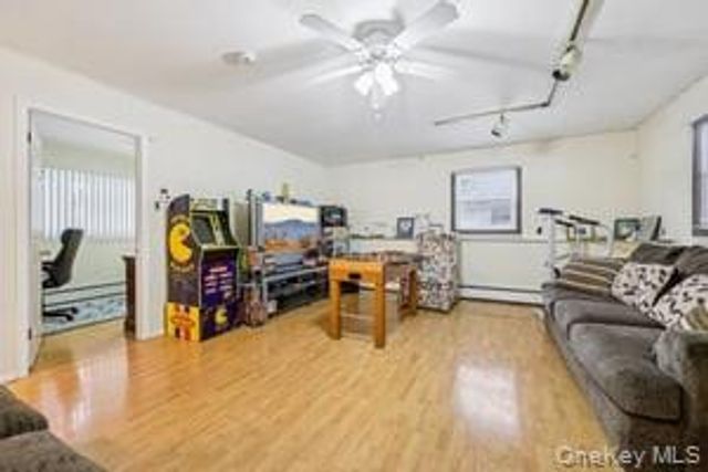 14 Westlyn Drive, Bardonia, NY 10954