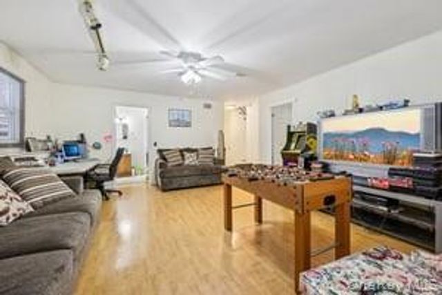 14 Westlyn Drive, Bardonia, NY 10954