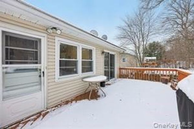 14 Westlyn Drive, Bardonia, NY 10954