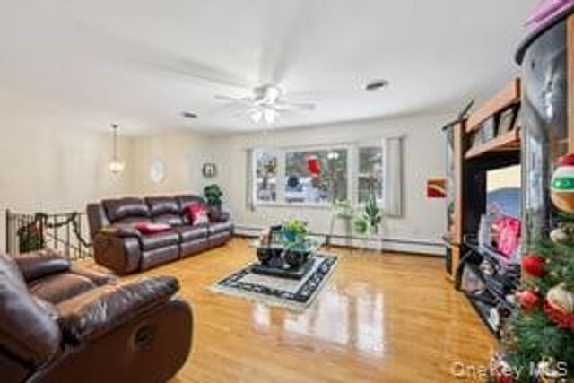 14 Westlyn Drive, Bardonia, NY 10954