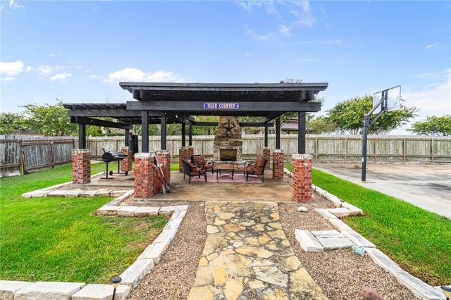 5921 King Trail, Corpus Christi, TX 78414