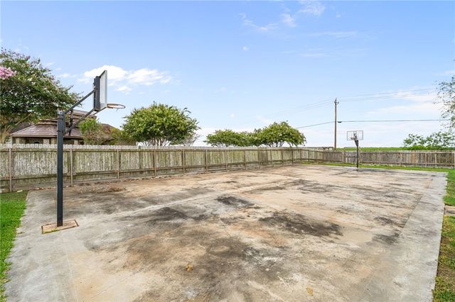 5921 King Trail, Corpus Christi, TX 78414