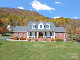 1715 Green Mountain Drive, Burnsville, NC 28714