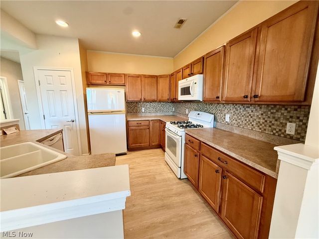 9482 Redington Drive, North Ridgeville, OH 44039