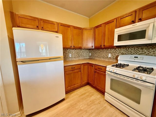 9482 Redington Drive, North Ridgeville, OH 44039