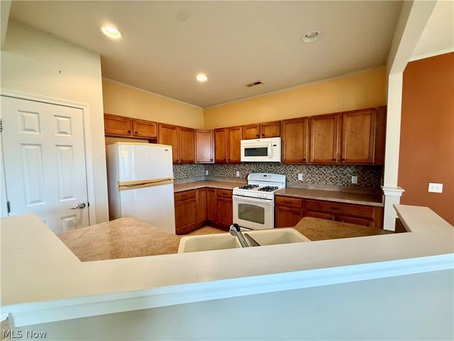 9482 Redington Drive, North Ridgeville, OH 44039