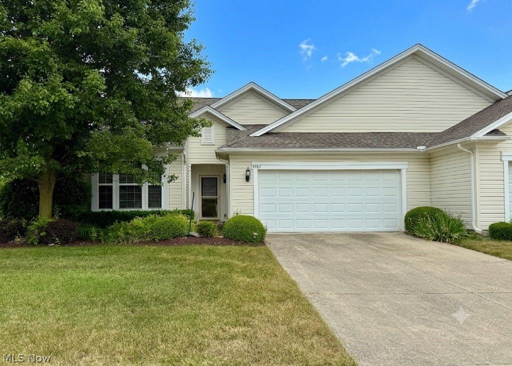 9482 Redington Drive, North Ridgeville, OH 44039