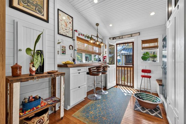 106 5TH AVENUE, St Pete Beach, FL 33706