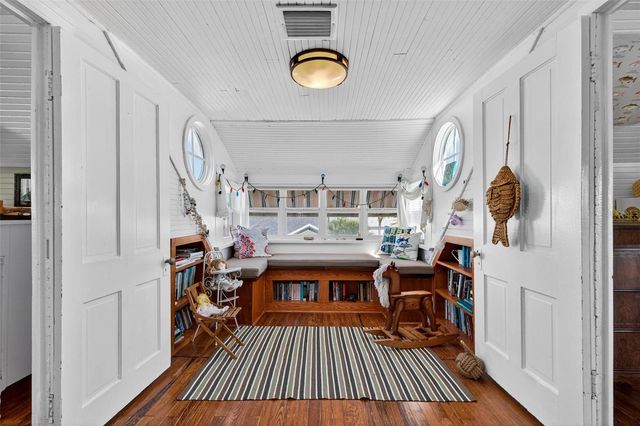 106 5TH AVENUE, St Pete Beach, FL 33706