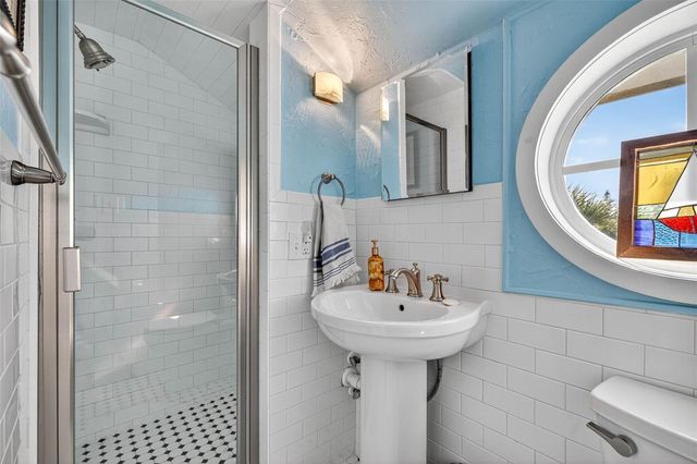 106 5TH AVENUE, St Pete Beach, FL 33706