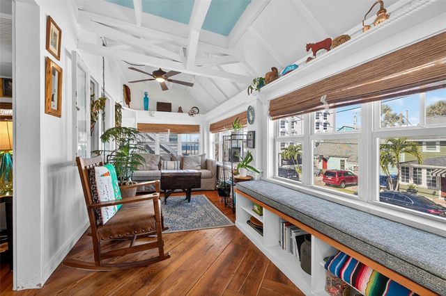 106 5TH AVENUE, St Pete Beach, FL 33706