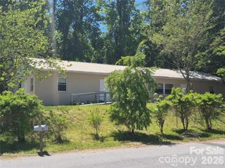 1745 Meadowbrook Terrace, Hendersonville, NC 28792