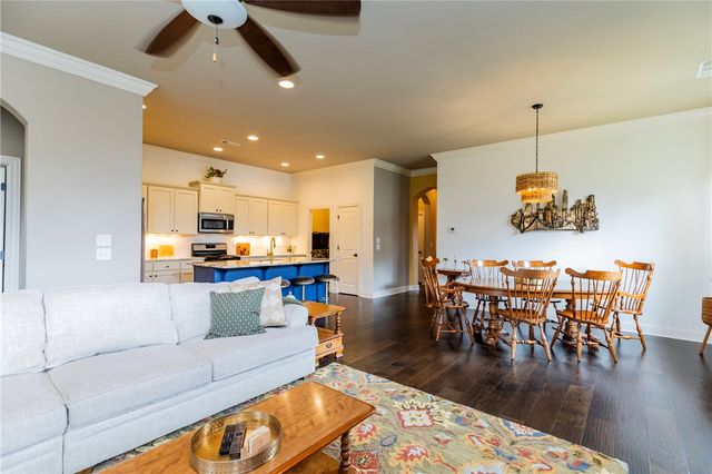 1501 Crestwood Hills Lane, Cave Springs, AR 72718