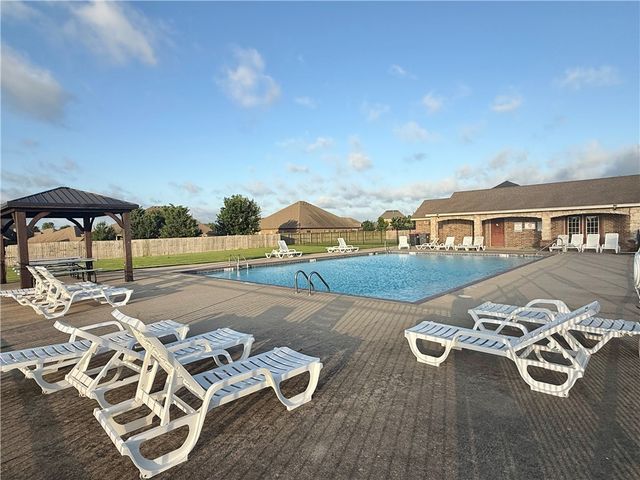 1501 Crestwood Hills Lane, Cave Springs, AR 72718