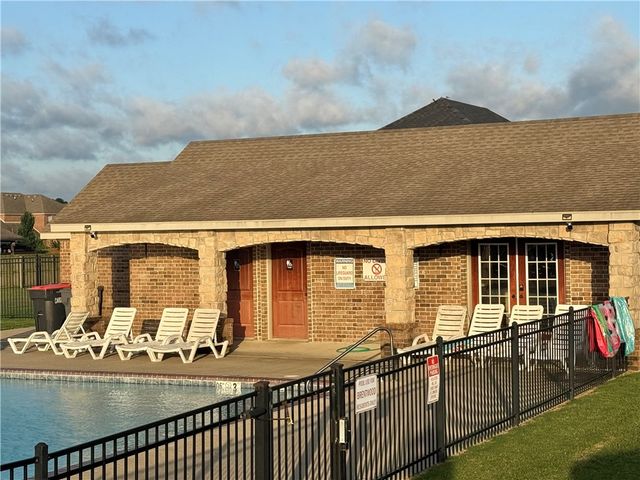 1501 Crestwood Hills Lane, Cave Springs, AR 72718