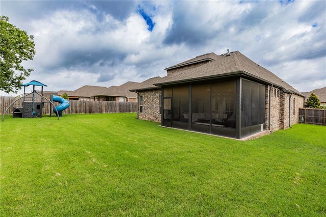 1501 Crestwood Hills Lane, Cave Springs, AR 72718