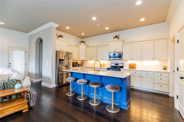 1501 Crestwood Hills Lane, Cave Springs, AR 72718