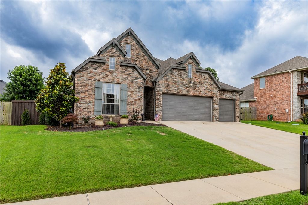 1501 Crestwood Hills Lane, Cave Springs, AR 72718