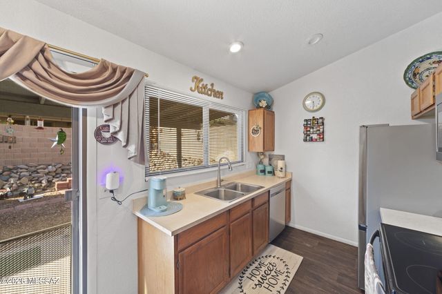 10095 E Autumnwind Place, Tucson, AZ 85730